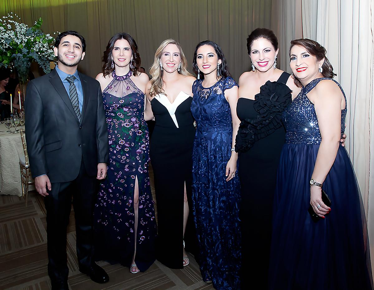 Daniel Alberto Babún, Vivían Babún Sosa, Mónica Castro, Claudia Susana Babún, Lizeth Duckworth y Lizeth Marcos de Babún.