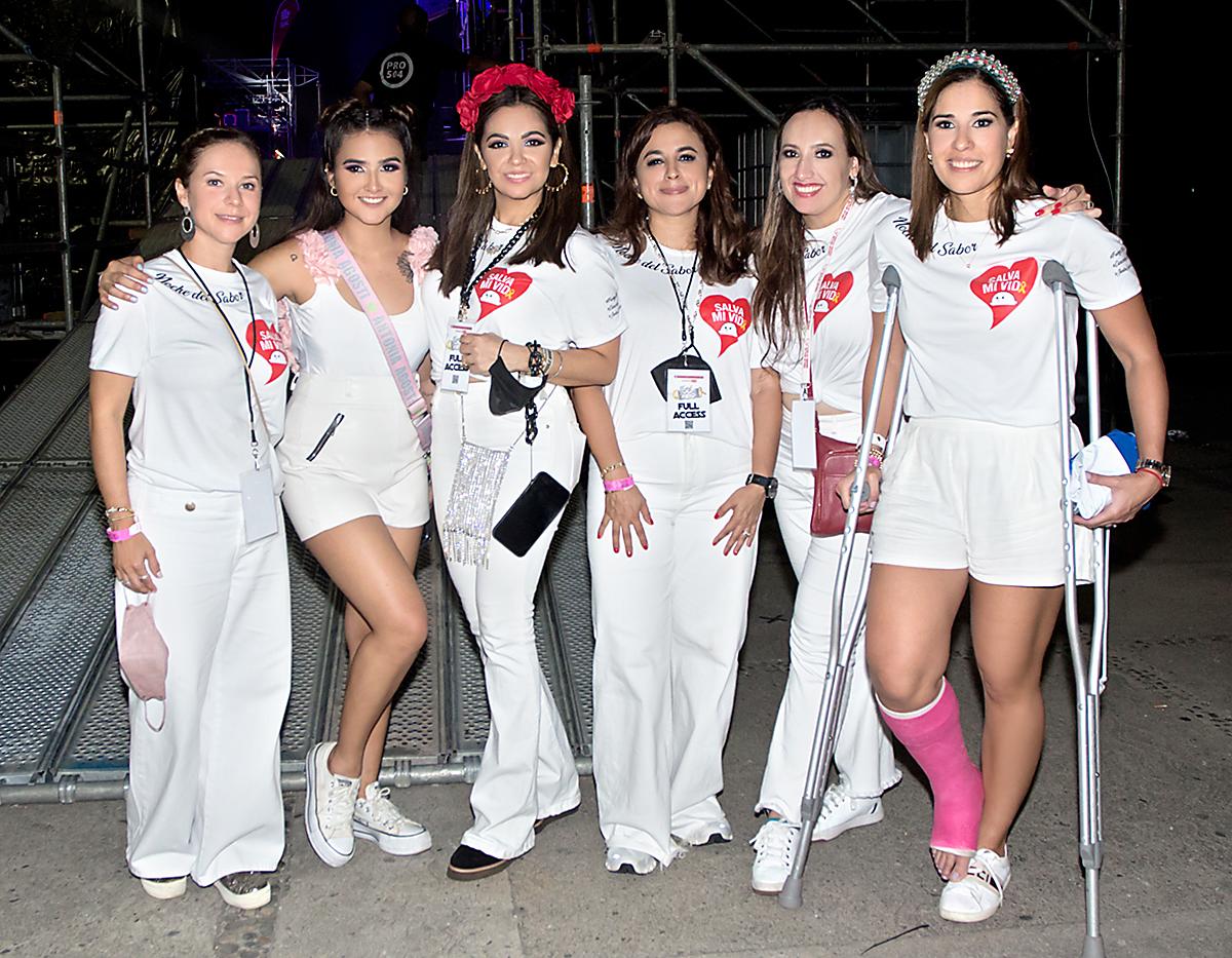 Claudia Galeano, Gabriela Galeas, Andrea Quintana, coordinadora de las damas voluntarias de la Fundación Hondureña para el Niño con Cáncer en San Pedro Sula, Karla Funes, Marcela Bendana y Rosana Coello.
