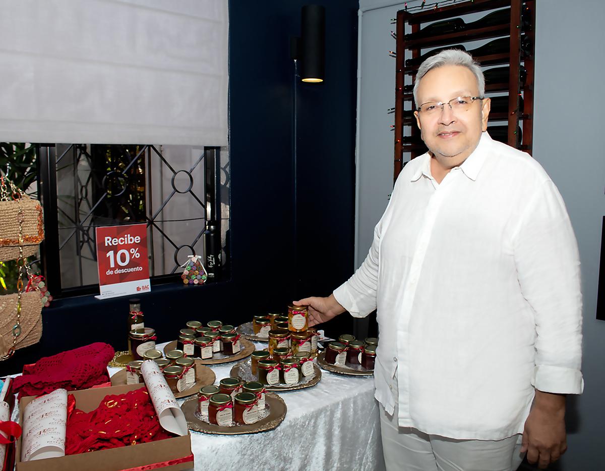 Rodolfo Reyes de la marca Reyez Artezan 