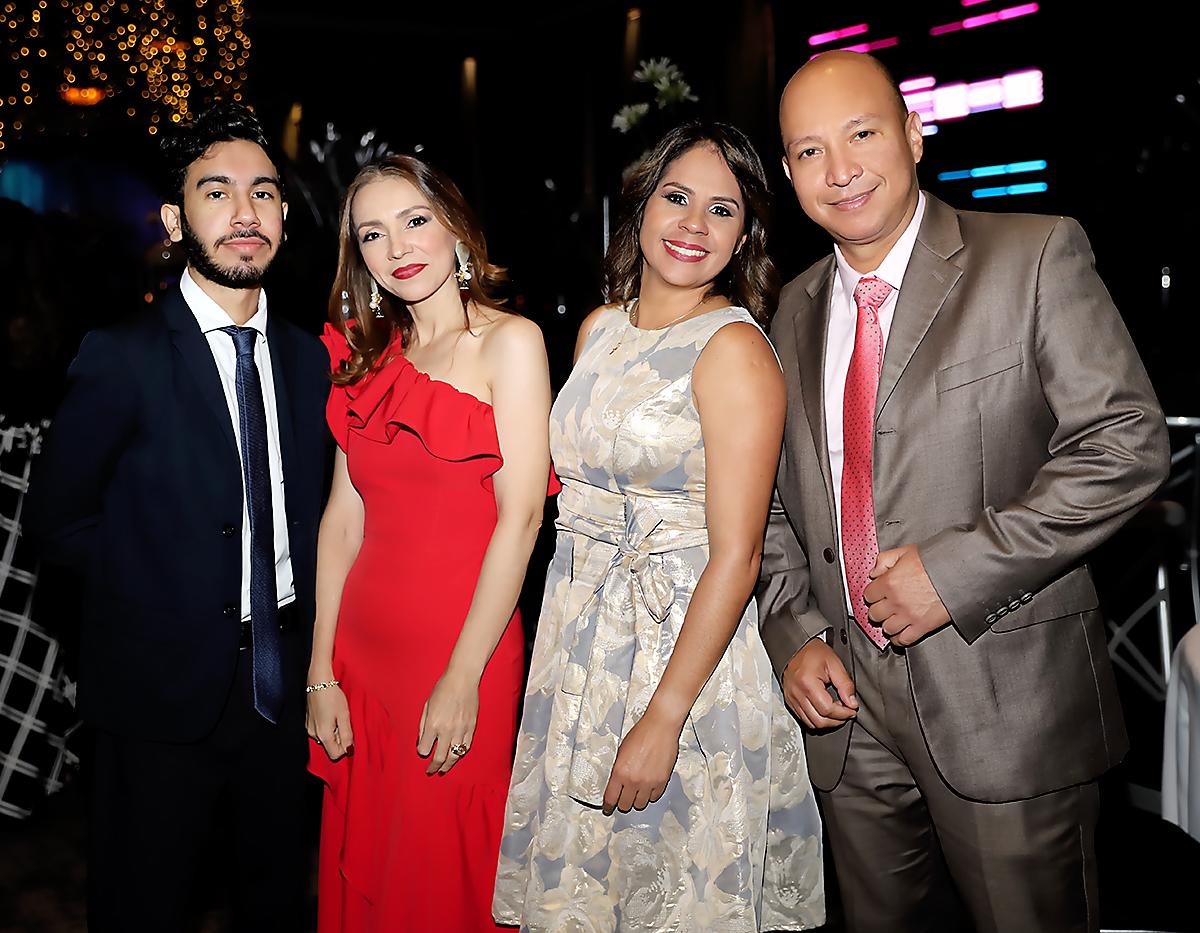 Carlos Molina, Marcela Molina, Ana Ponce y José Velasco