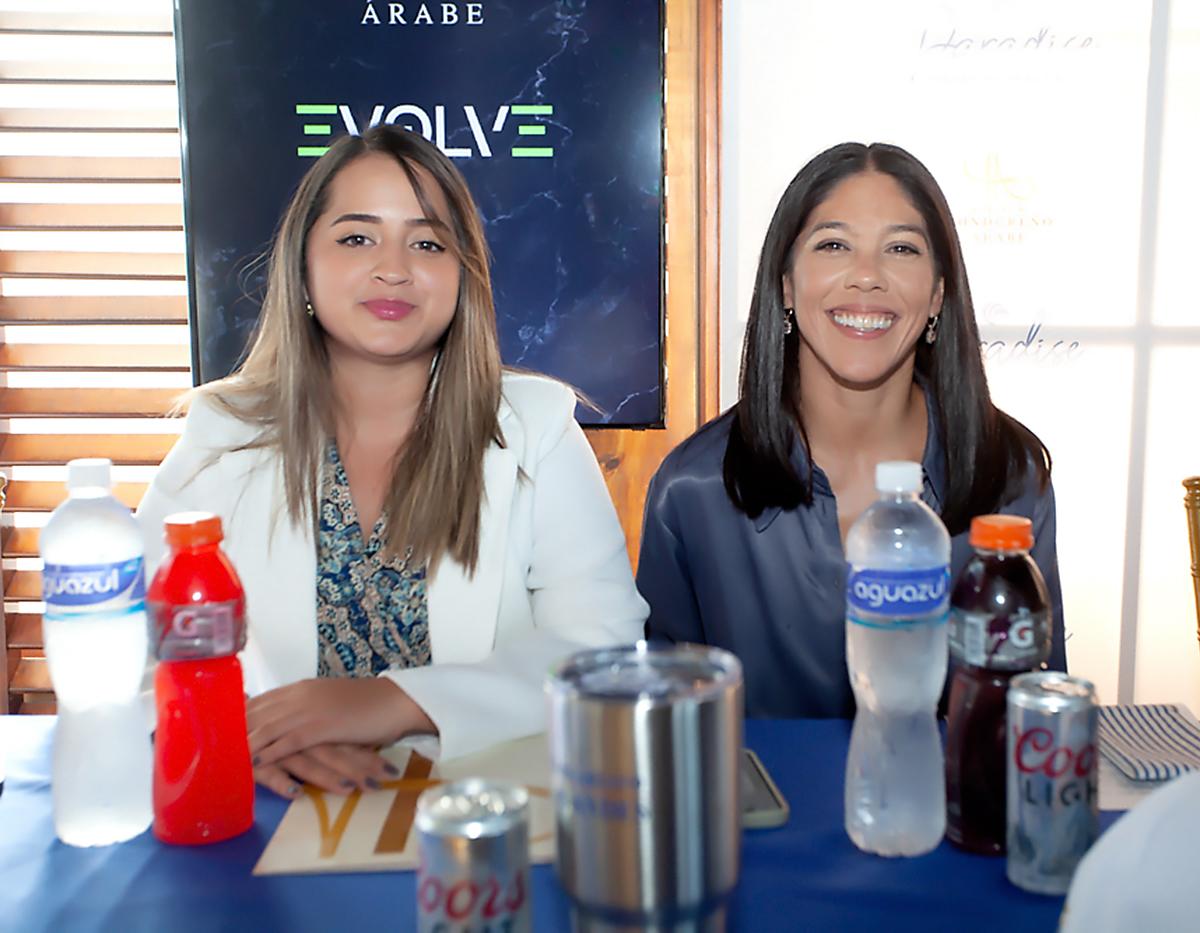 Blanca Yaraxi Cardona y Sandra Di Palma.