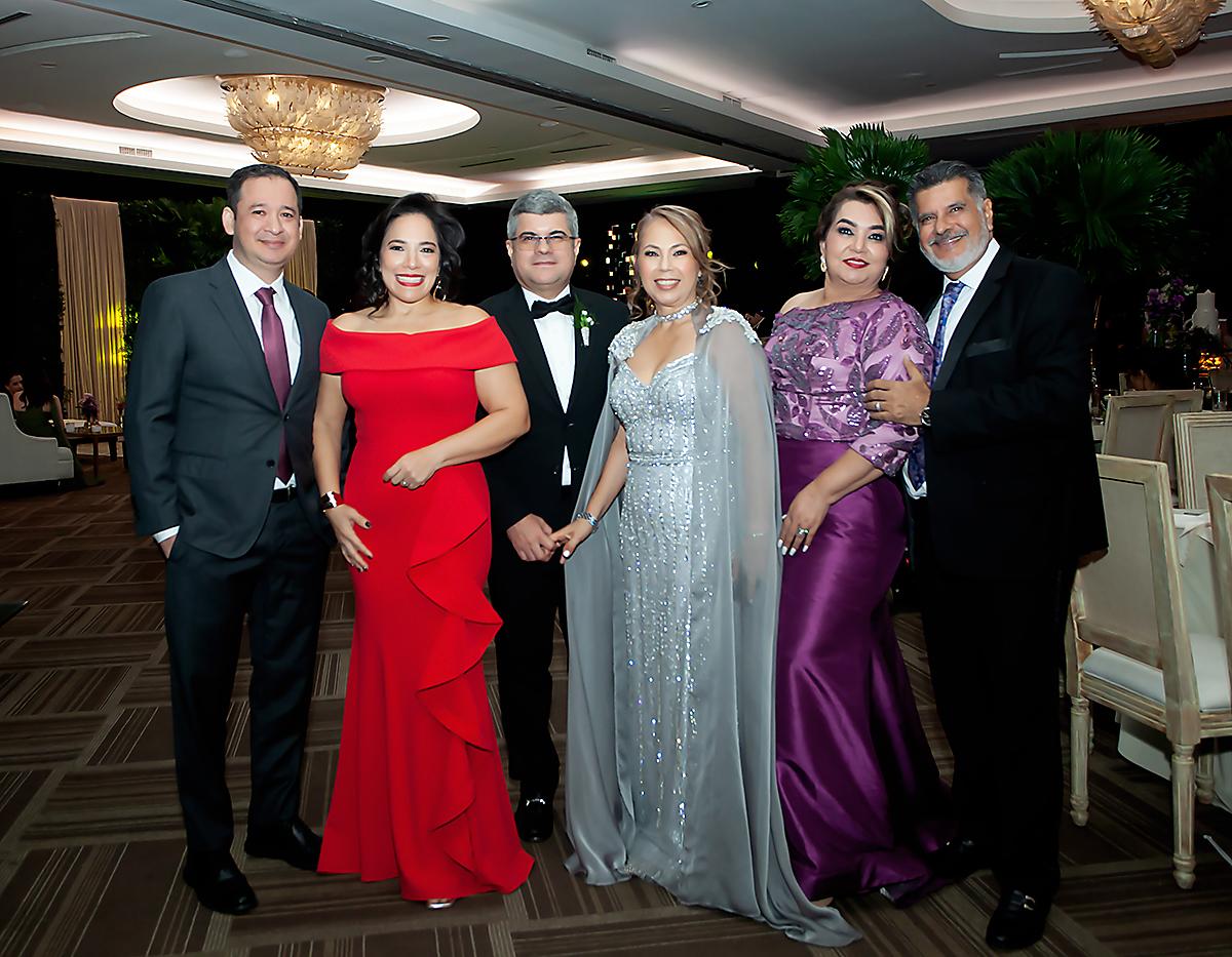  Edwin y Liliana Velásquez, Roger y María del Carmen Valladares con Rossy y Luis Jeer