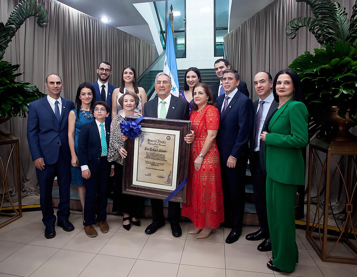 Banpaís reconoce a Emín Abufele