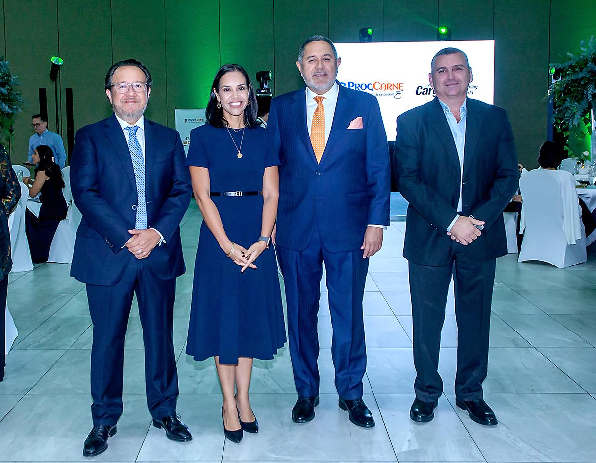 Flavio Tinoco, Tania Rojas, José Eduardo Tinoco y Farid Kattum.