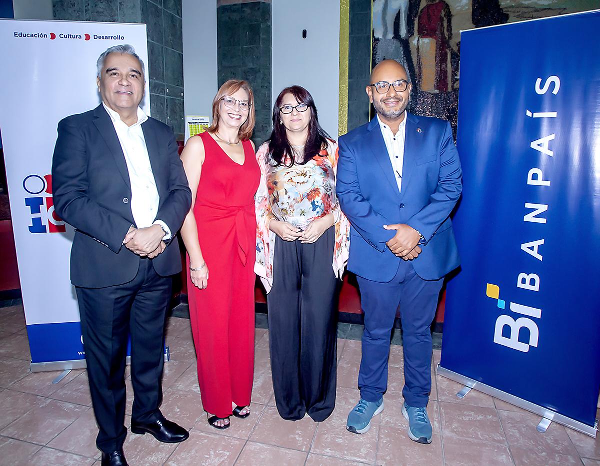 Con el fin de impulsar el espíritu creativo de los artistas hondureños, el Instituto Hondureño de Cultura Interamericana (IHCI), con el respaldo de Banpais, presentan la exposición de arte “Mi Ciudad de los Zorzales”. En la foto: Bernardino Martínez, gerente regional de Banca Personas de Banpaís; Claudia Alcerro, directora ejecutiva del IHCI, Mayra Casiano y Fernando Carranza, director del departamento Cultural del IHCI.