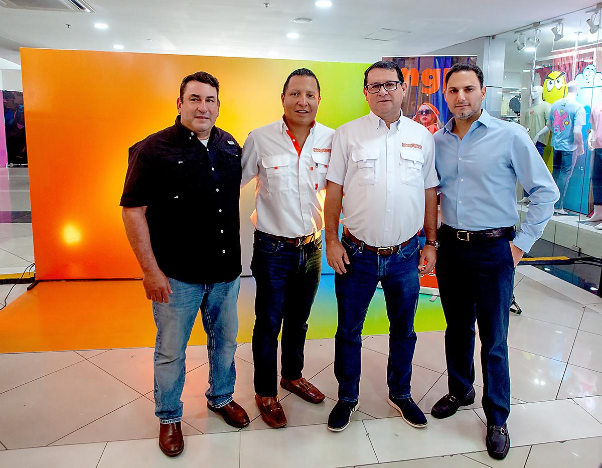 Mario Peña, CEO de Megapaca para Centroamérica, Erick Quim, gerente departamento legal de Megapaca, Román Posadas, gerente de departamento de ventas Megapaca y Juan Carlos Canahuati, gerente general de Grupo Pacer.