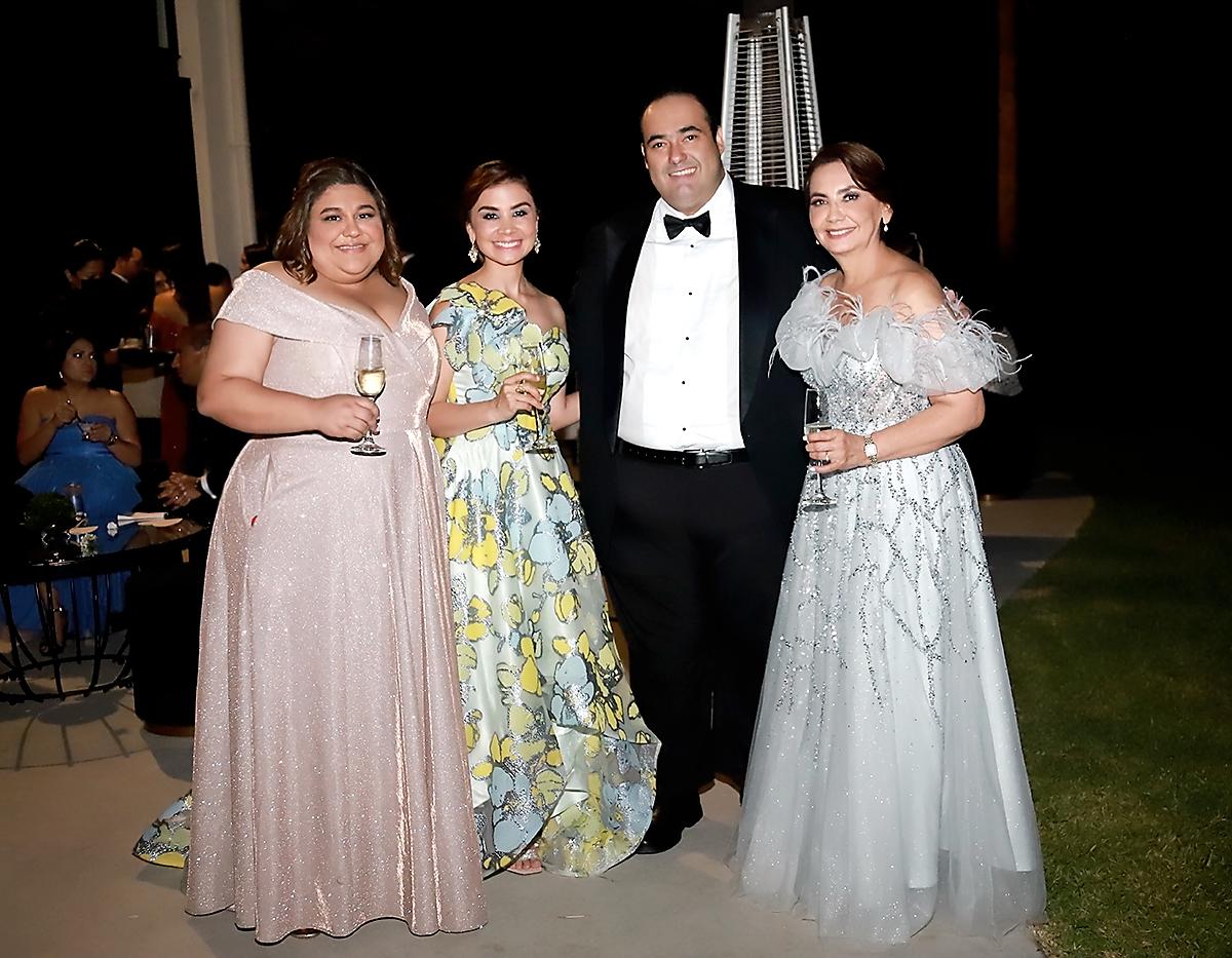 Cristina Simón Valladares, Ana Lia Castellanos Andino, Rafael Valladares y Lía Castellanos