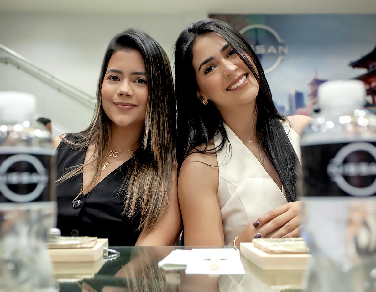 Jackie Rivera y Grecia Galeas.