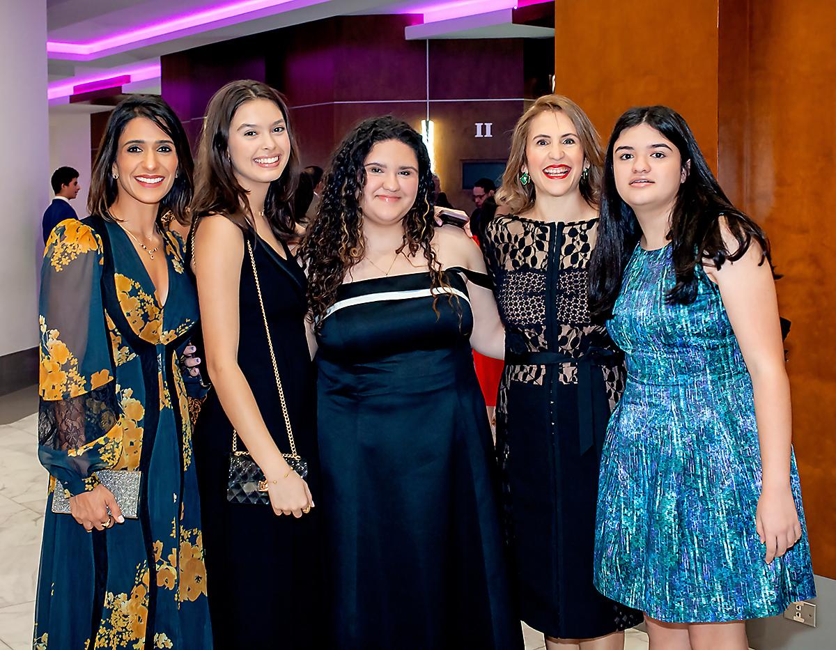 Lill, Xara, Isabella, Ana y Cristela Abufele