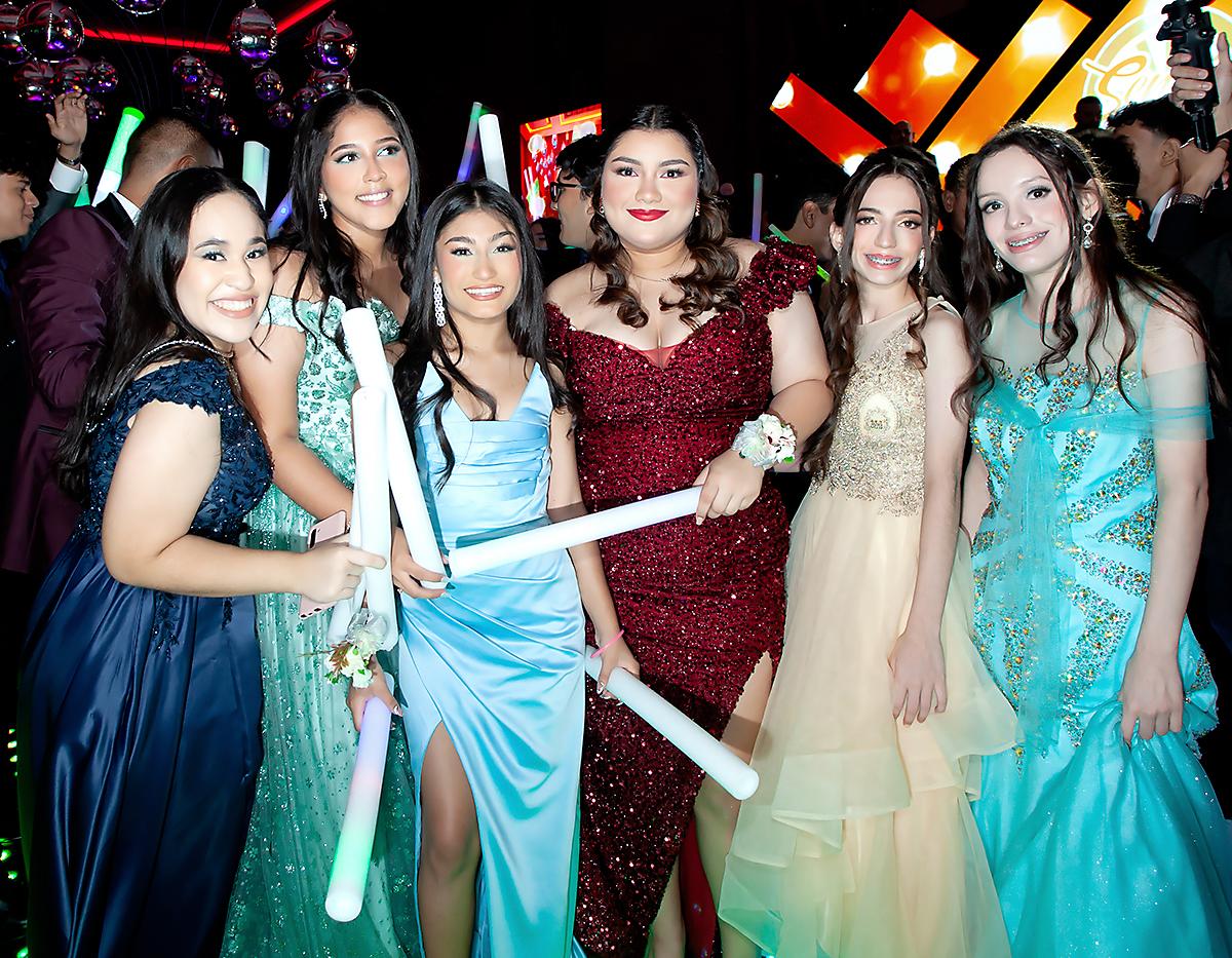 Esly Urbina, Mía Zúniga, Skarleth Padilla, Lincy Acosta, Heaven Flores y Ester Flores.