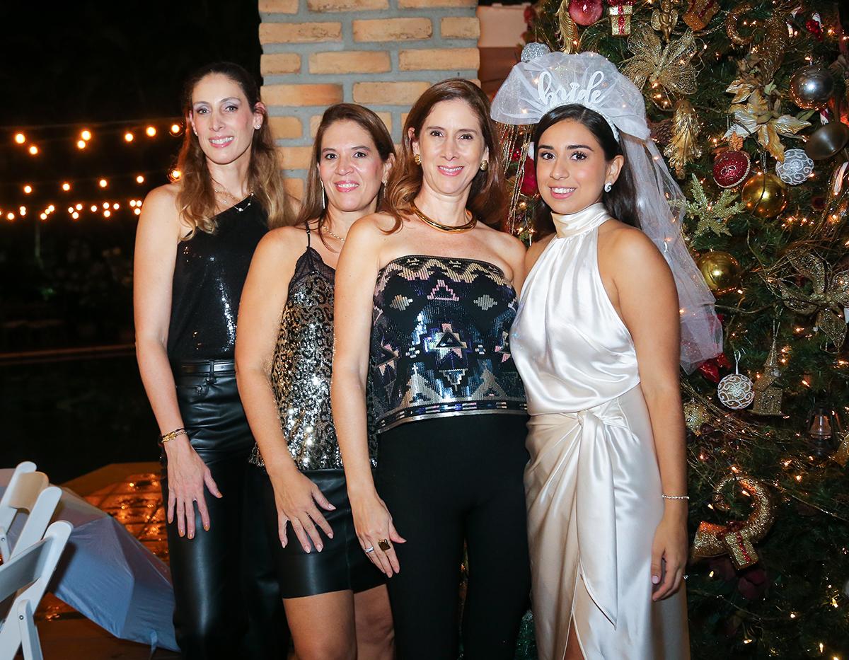  Daniela Rieti, Ana Cristina Ramírez, Susette Handal e Isabel Ramírez.
