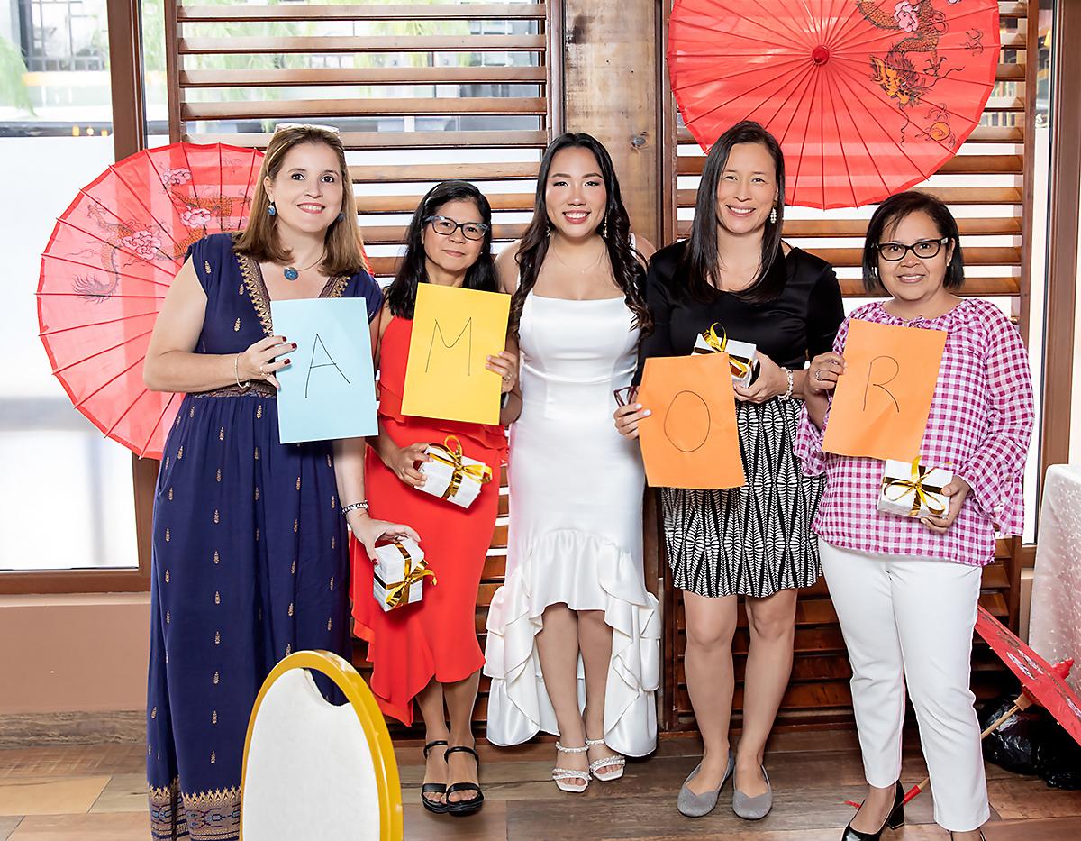 María Elena Fernández, Karen de García, Nidia León, Tesla de León y Ana Alvarado.