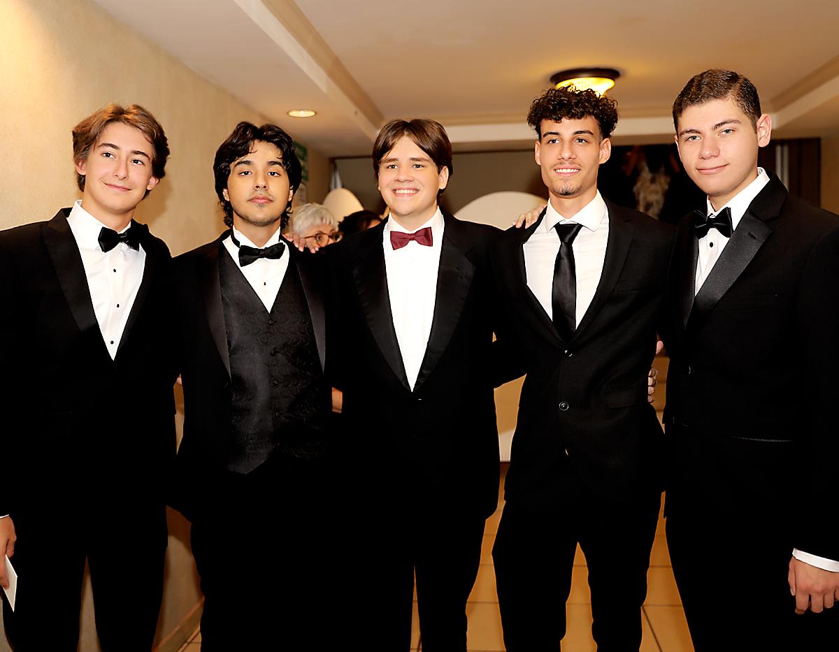 Invitados a la prom de la American School of Tegucigalpa
