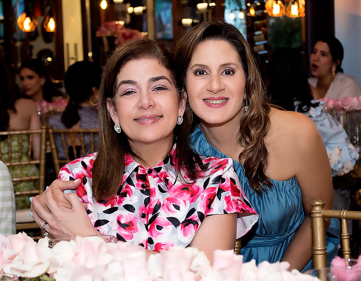 Ruth Marie Sabillón y Laura Massu.