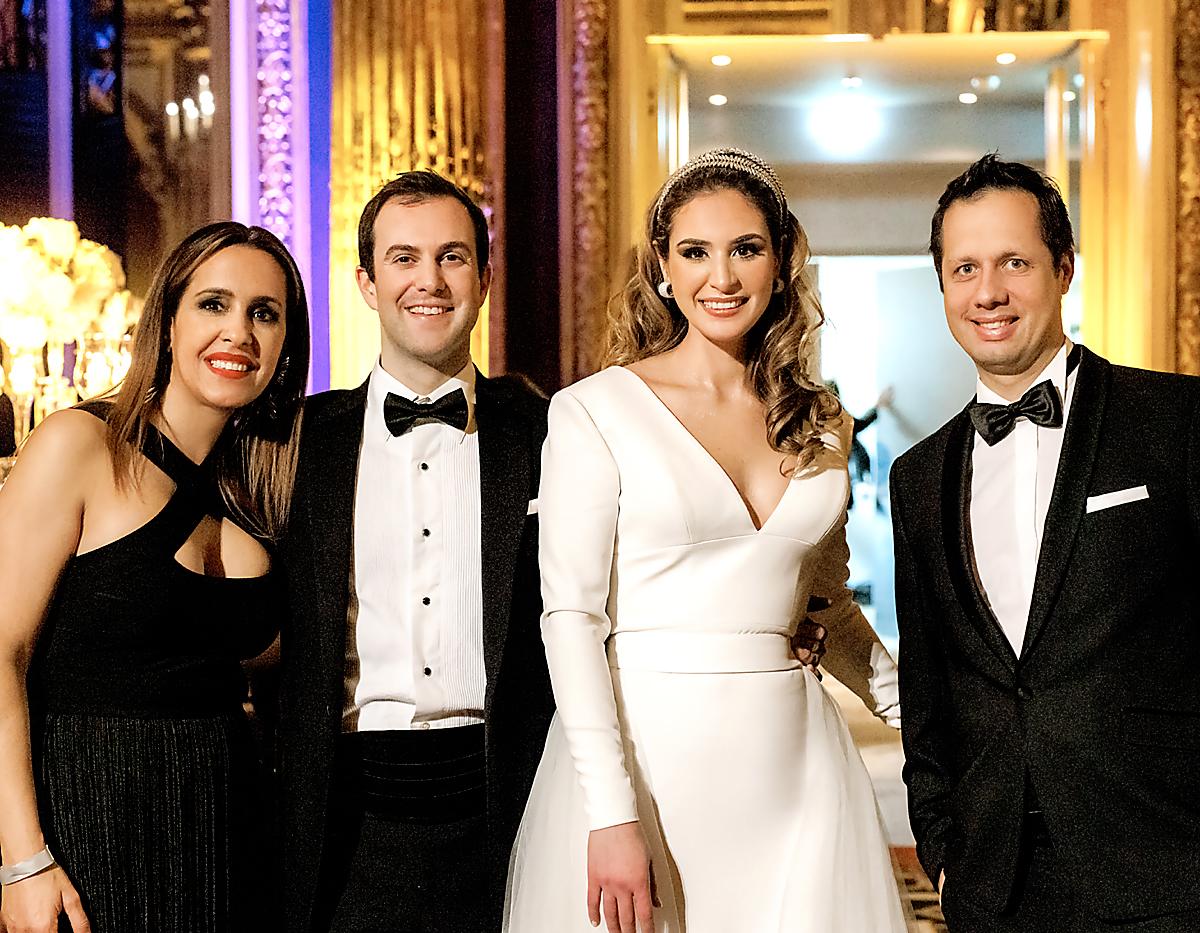 Maria Siman, los recién casados y Michael Ambros.