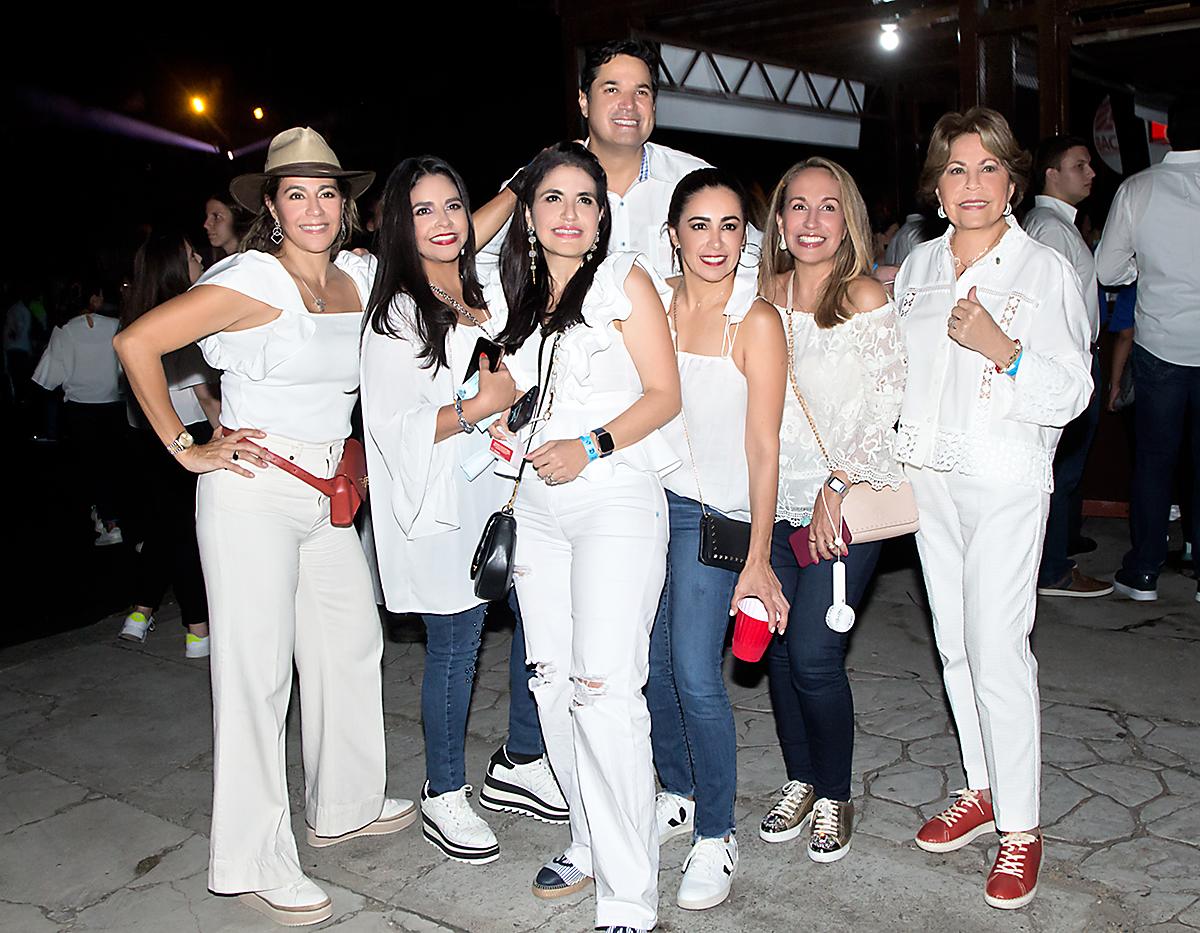 Xavier y Adriana Lacayo con Yankel Rosenthal