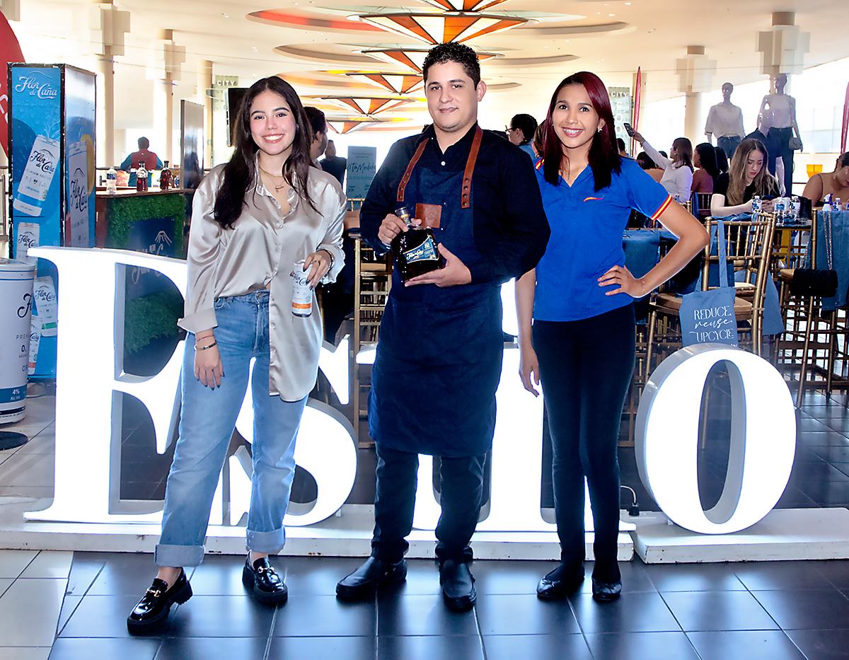 Alejandra Ferrera de Pacer, Jeisson Murillo, barista de Flor de Caña y .Kelin Barahona de Cortitelas