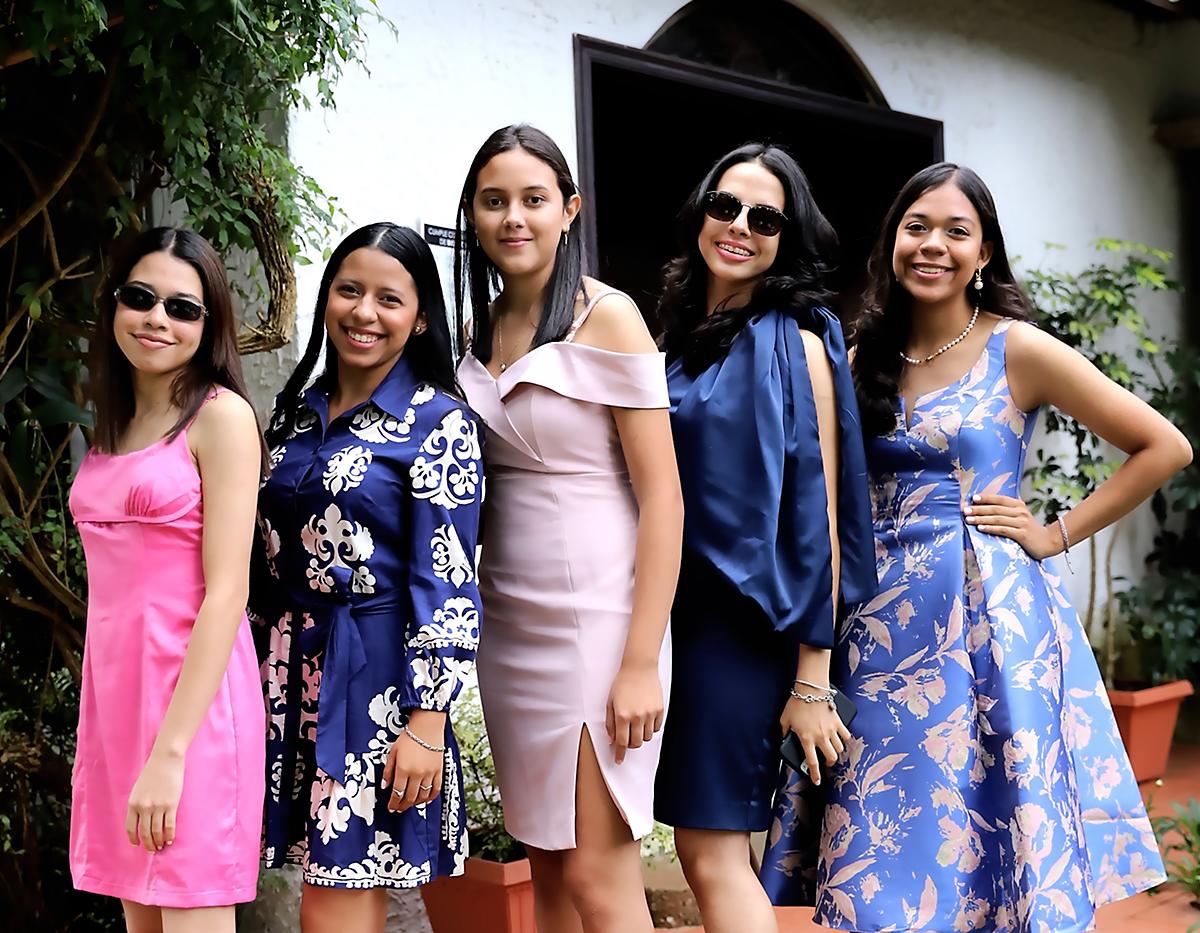 Nathalie Castro, Aby Galo, Ana Pino, Victoria Castro y Sofía Girón