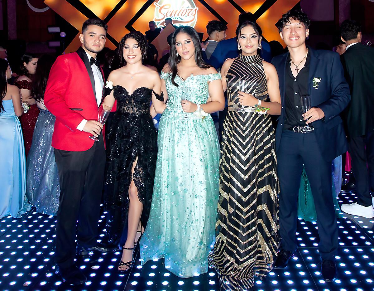 Melvin Sunsín, Catherine Jerezano, Mia Zúniga, Alejandra Caballero y Arnold Contreras.
