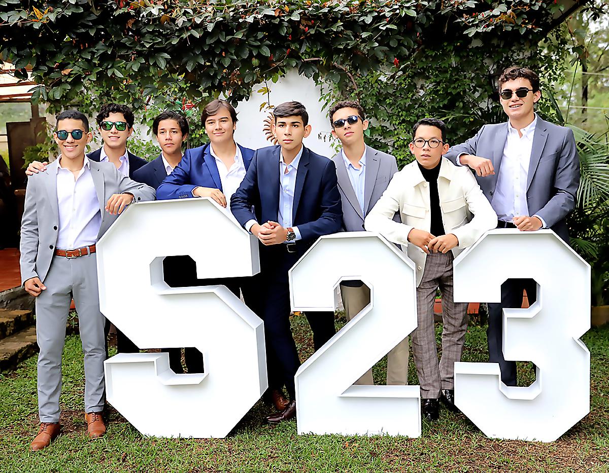 Jonathan Mendoza, Hernán Corrales, Juan Sarmiento, Alfredo García, Rodrigo López, José Alvarez, José Ramirez y Luis Rivera