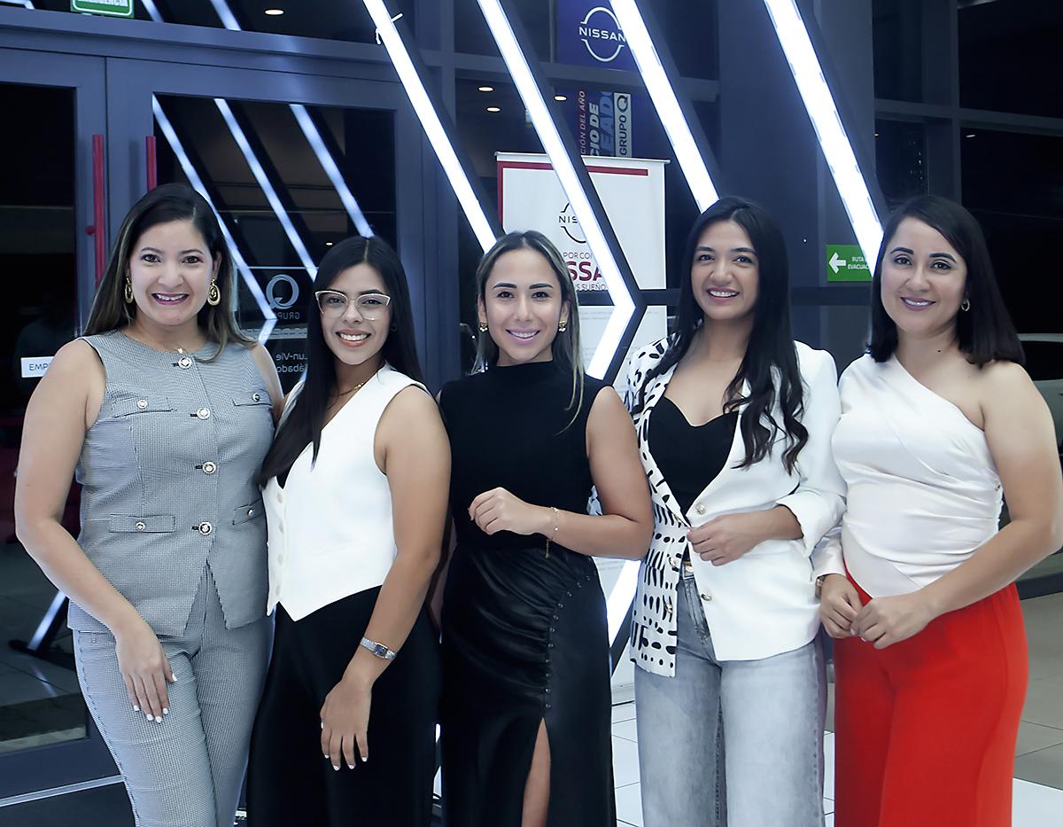 Alejandrina Martínez, Gabriela Paz, Diana Pineda, Nohely Herrera y Gina Rocha.