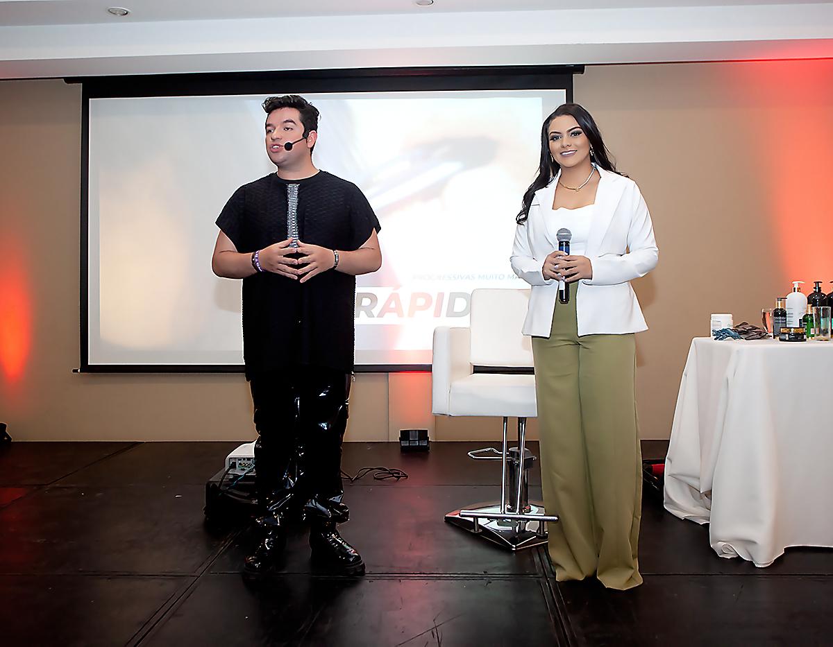 El estilista Alejandro y Laura Izaguirre
