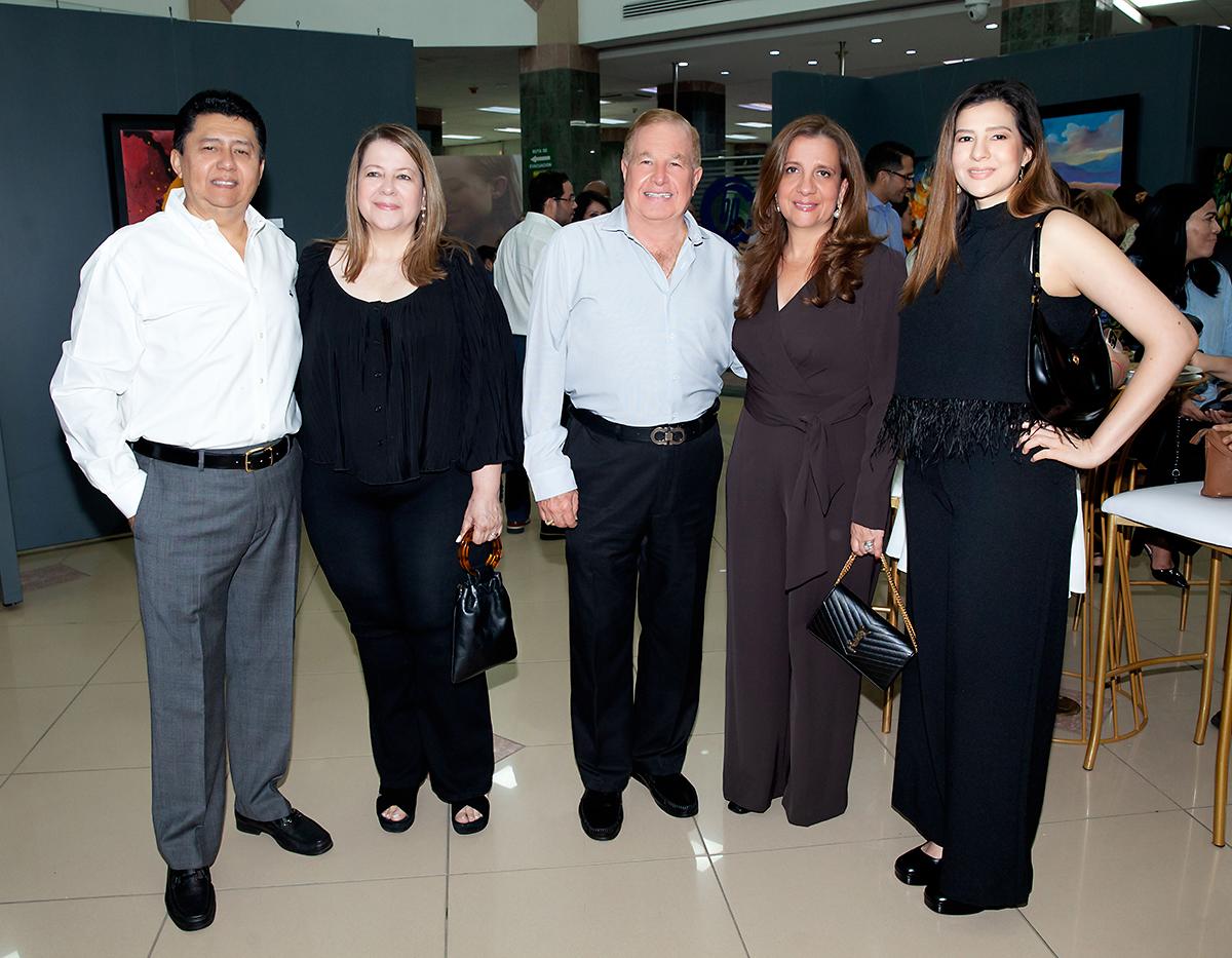 Jackie y Juan Avelar con Afif y Jackie Dieck y Andrea Avelar.