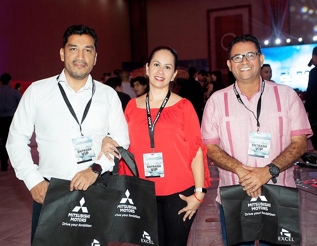 Moisés Molina, María del Carmen Álvarez y Fredy Hernández.