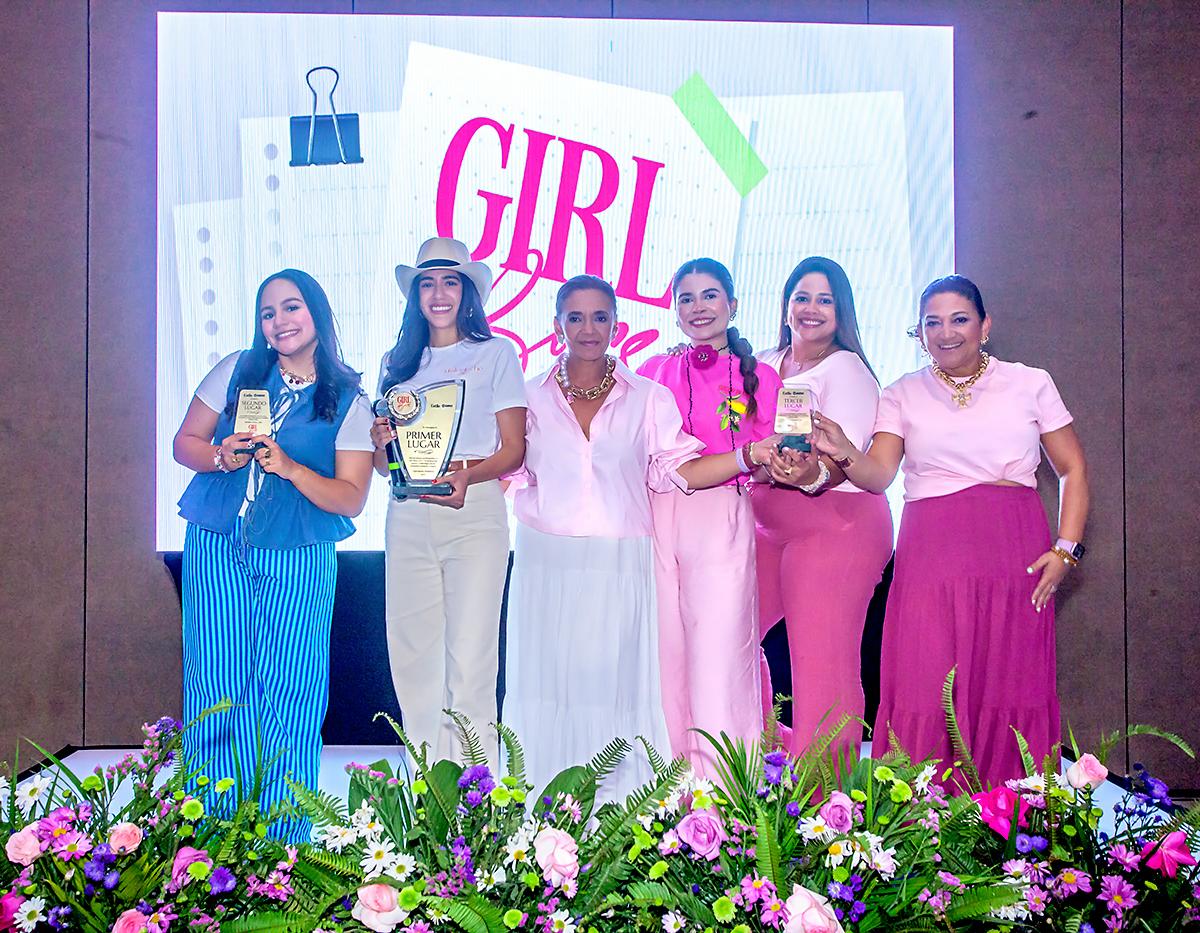 Girl Boss 2025 culminó con broche de oro. El cierre de esta edición se vivió en grande con un market en San Pedro Sula, donde el empoderamiento femenino se sentía en cada rincón. Las finalistas de esta competencia, organizada por BANPAÍS y Revista Estilo, llegaron a la capital industrial para presentar sus productos y servicios con pasión. Tras una tarde llena de inspiración y ventas, se celebró la gran final, revelando a las ganadoras del tercer, segundo y primer lugar. Una velada extraordinaria que celebró el talento y la fuerza de las mujeres emprendedoras.