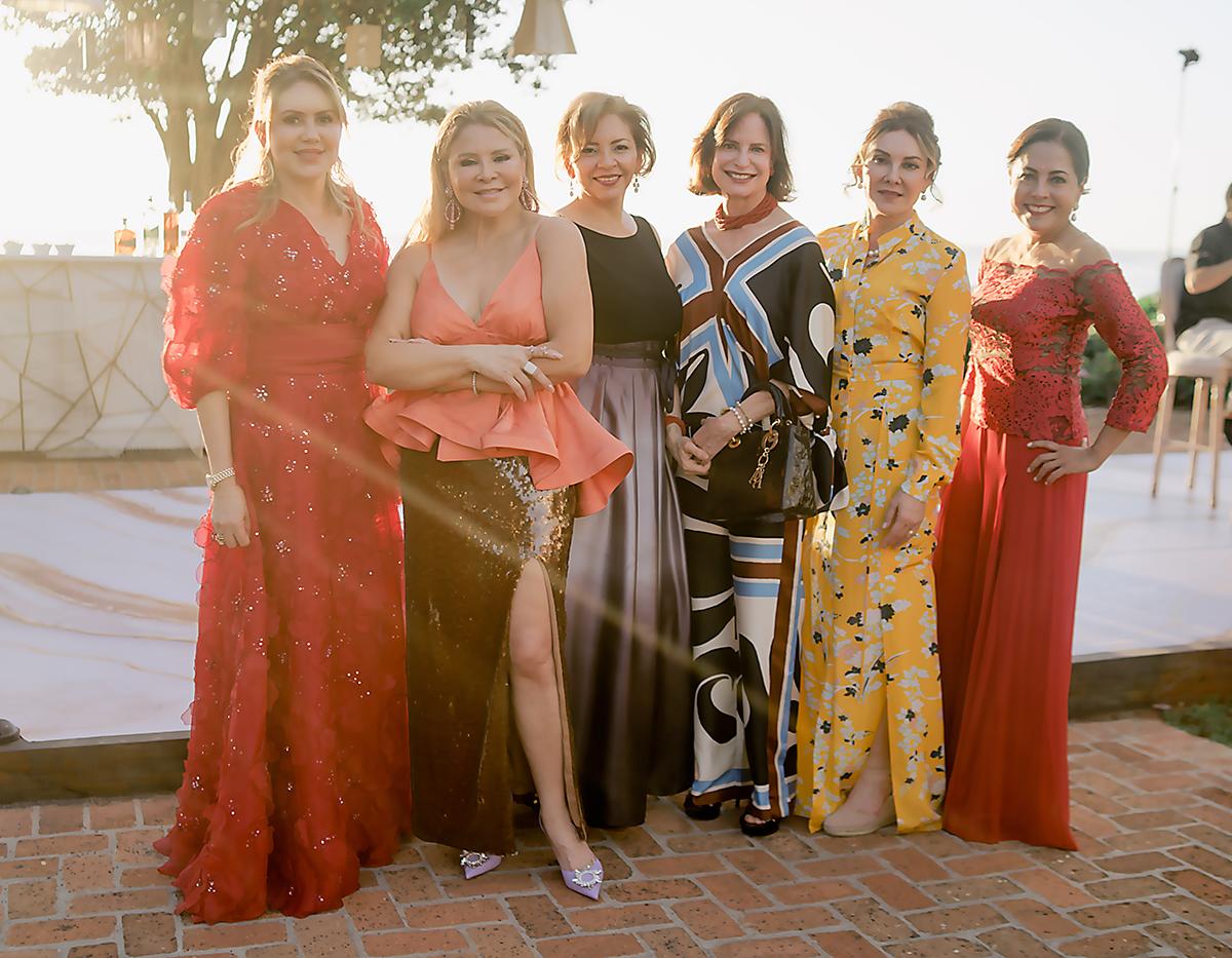 Flavia Corriols, Lucy Spencer, Marisela Zelaya, Martha Lucía Urcuyo, Desirée Montealegre y Victoria Ybarra