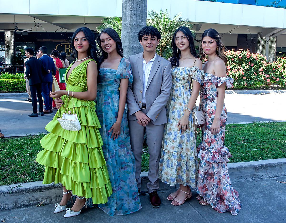 Isabela Ortiz, Maritza Castillo, Mario Burgos, Zulma Monge y María José Peña.