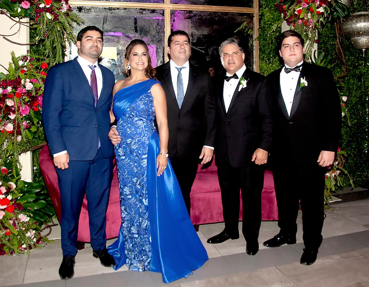 Carlos René, Tatiana y Carlos Bendeck con Basilio y Christopher Fuschich 