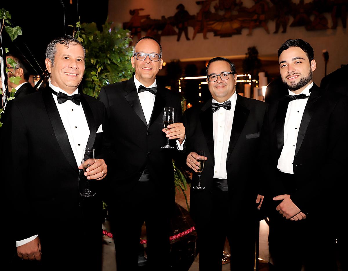 Invitados a la prom de la American School of Tegucigalpa