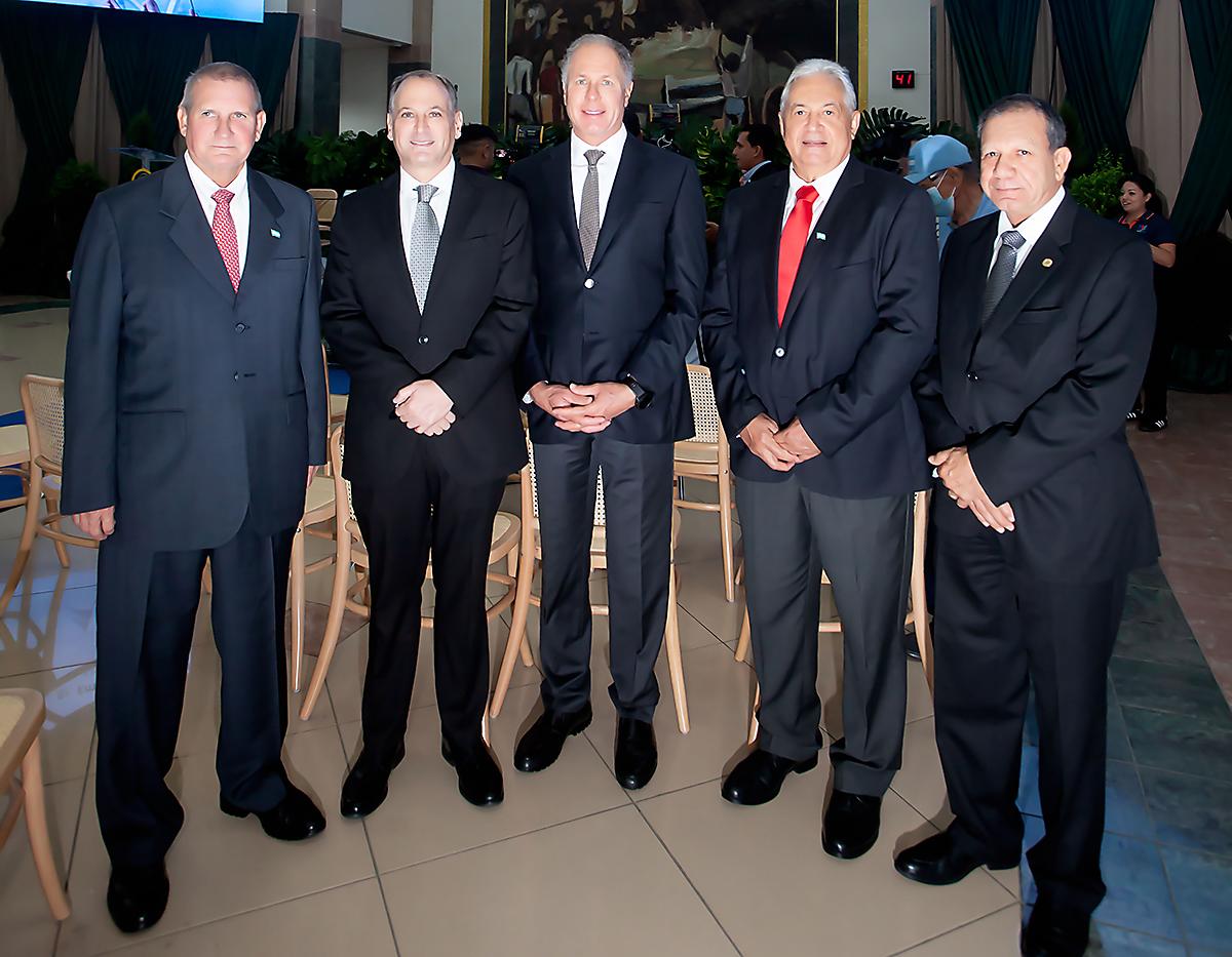 Banpaís reconoce a Emín Abufele