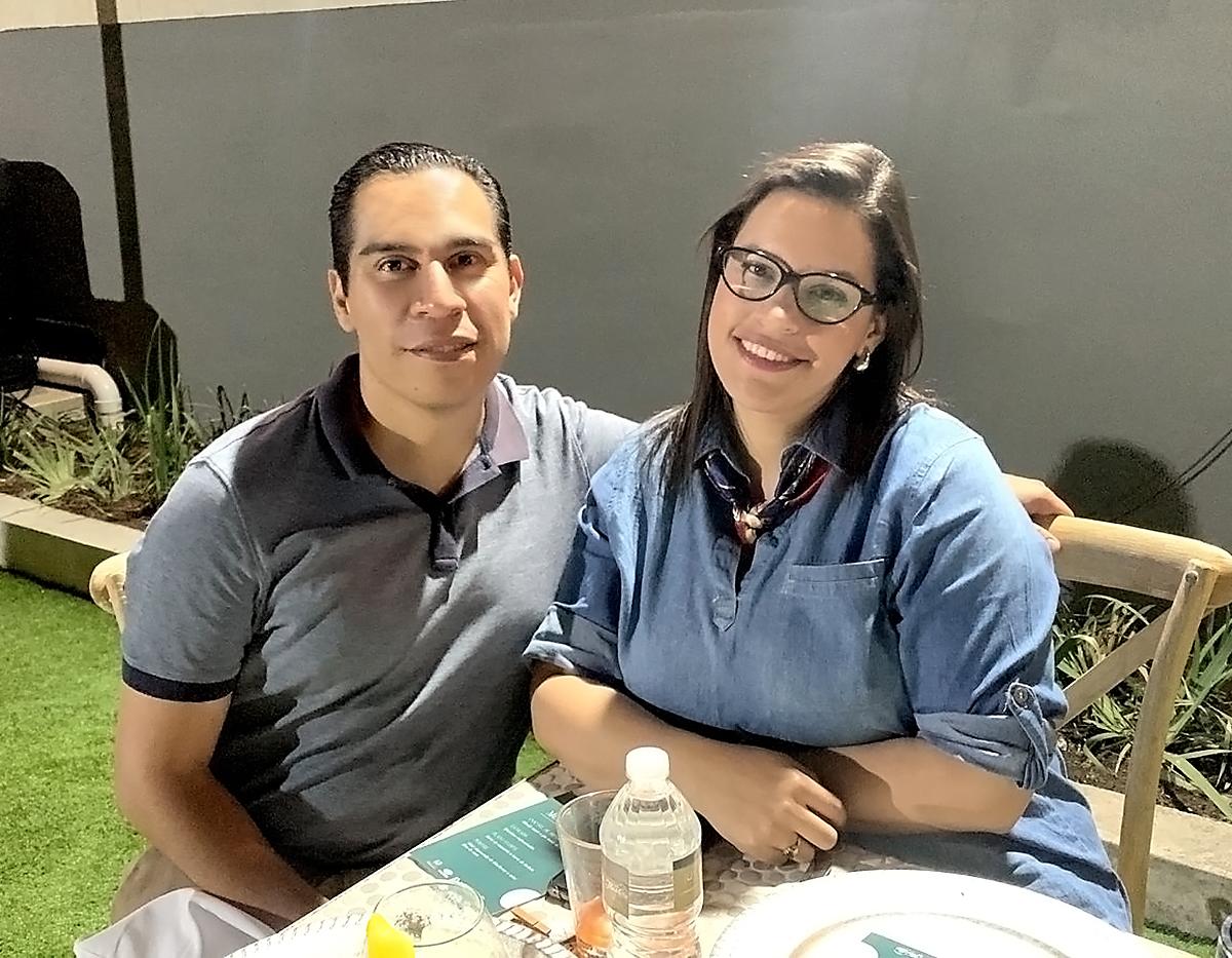 Eduardo López y Mildred Casasola. 