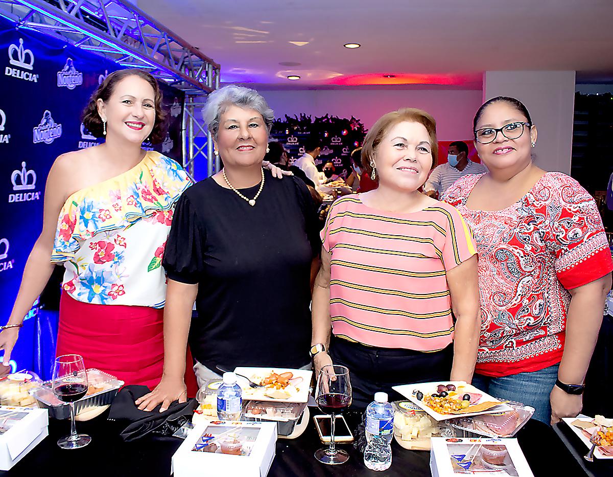 Hortencia Fasquelle, Miriam Bodden, Hilda Ortíz y Lies Cabrera