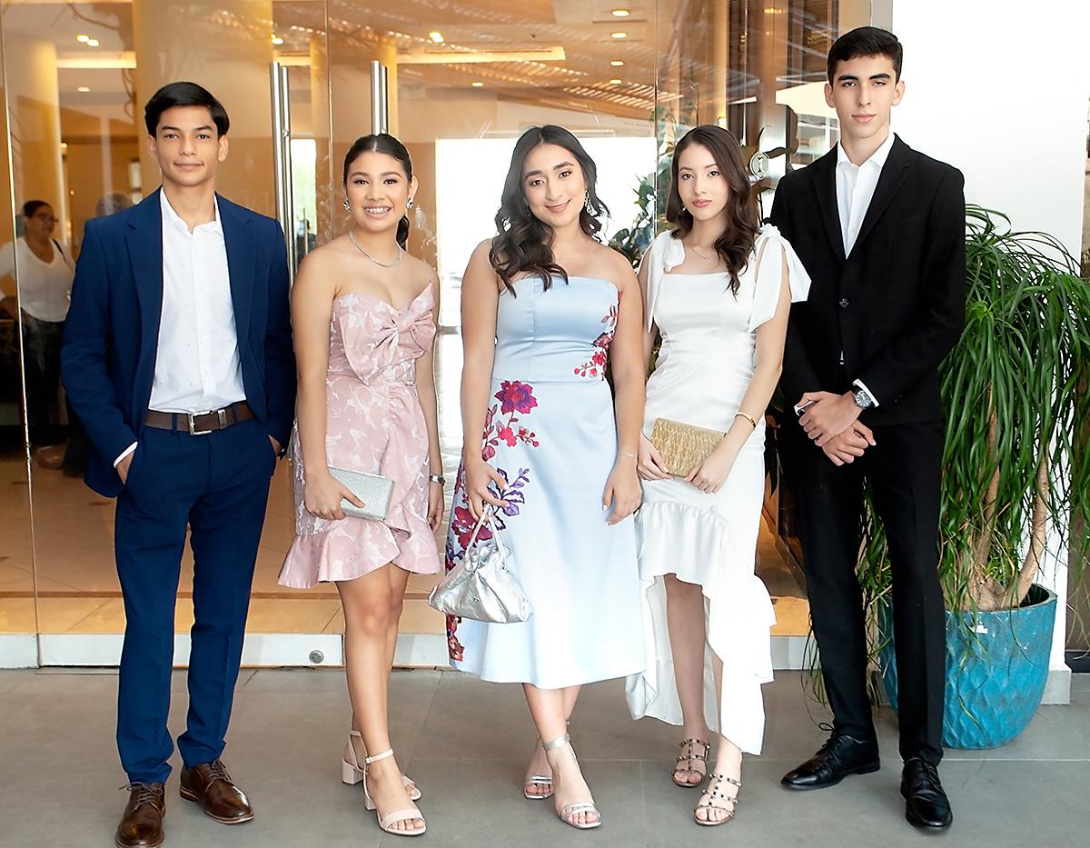 Eyden Perdomo, Génesis Ramos, Valentina Chávez, Diana Pineda y Denis Perdomo.