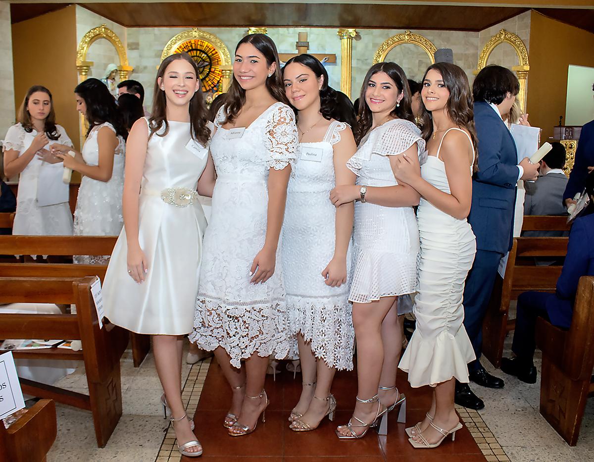 Camila Hawit, Adrianna Escoto, Pauliana Sarmiento, Mariangel Sikaffy e Isabela Massu.
