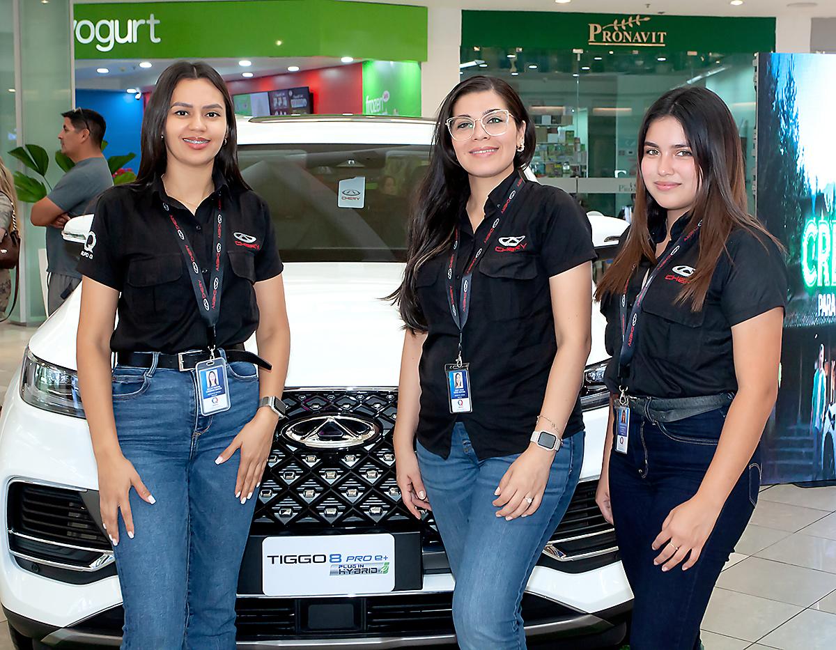Delmi Cardona, asesora de ventas con Cindy Rocío y SofíaTejada, de Grupo Q.