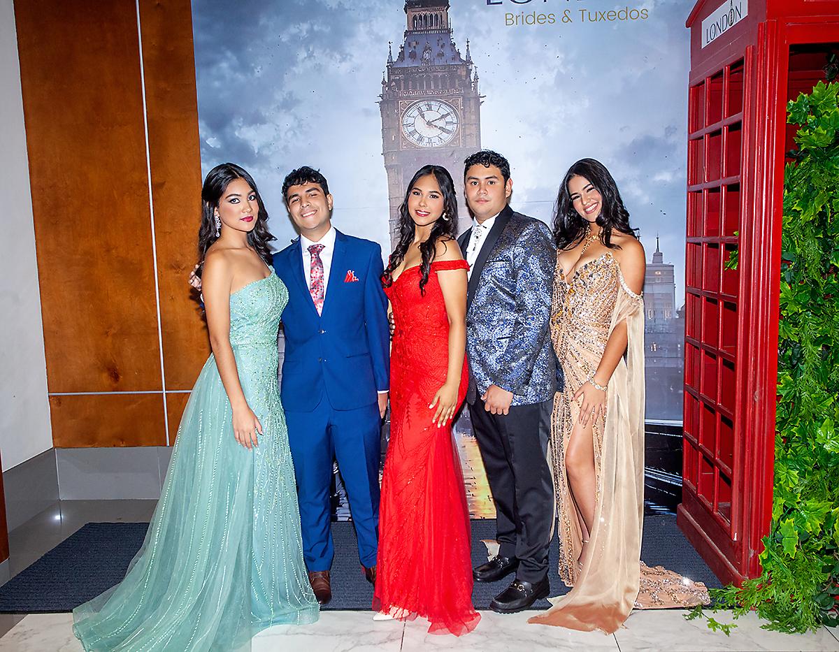 Mónica Cwu, Diego Carvajal, Andrea Rivera, Marlón Ramírez y Alejandra Valdiviezo.