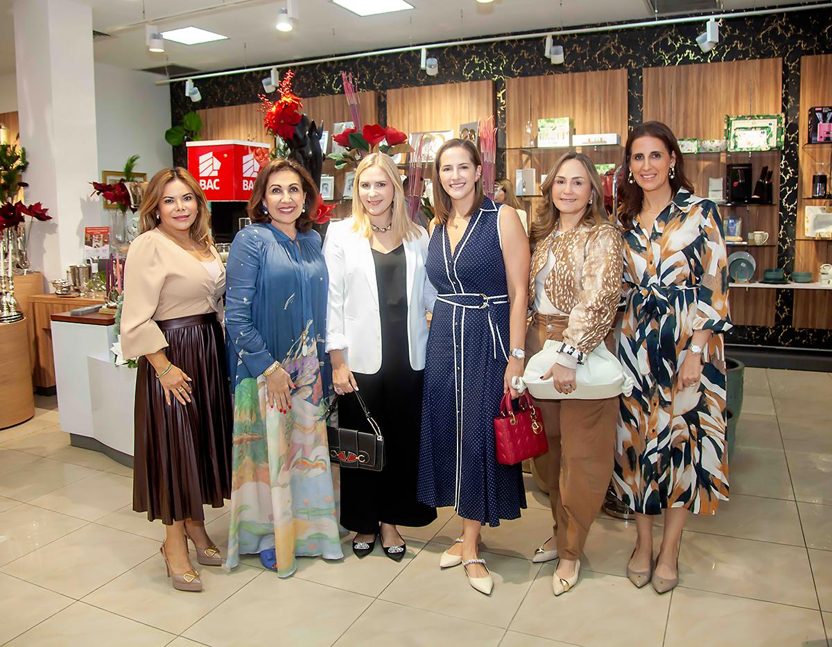 Marlen Faraj, Carolina Canahuati, Zobeida Alemán, Carmen Oviedo, Vanessa Rojas e Ivette Raskoff
