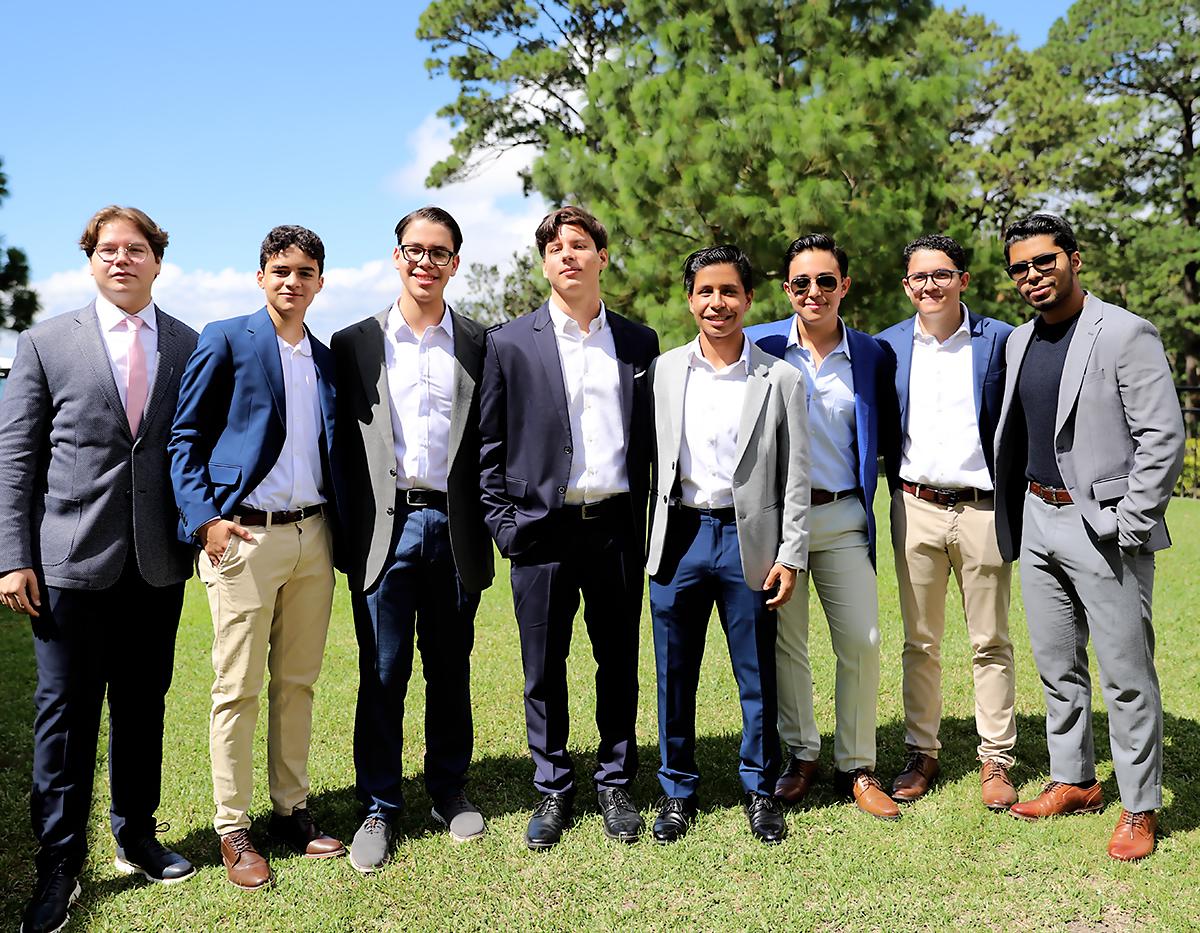 Bill Santos, Gabriel Sussman, Diego Zepeda, Diego Plazaola, Carlos Zelada, Juan Chinchilla, Diego Carlos Hernández y Diego López