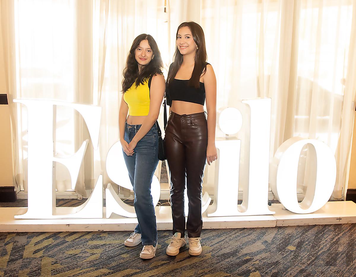 Isabella Cruz y Camilla Mejía.