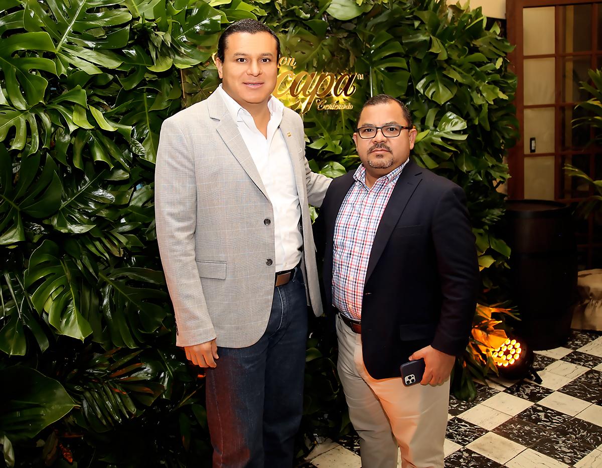  Freddy Reyes y Edwin Oliva