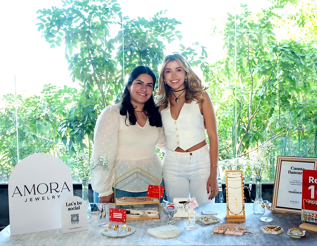 Mónica y Sophi Castillo de la marca Amora Jewelry.