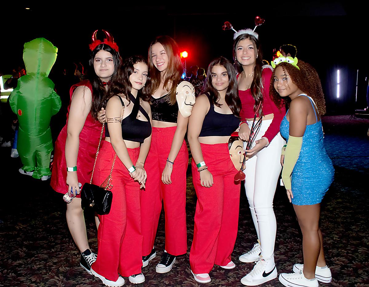Valeria Bográn, Camila Torres, Ana Alvarado, Angela Ulloa, Fabiana Canahuati yAna Alvarez.