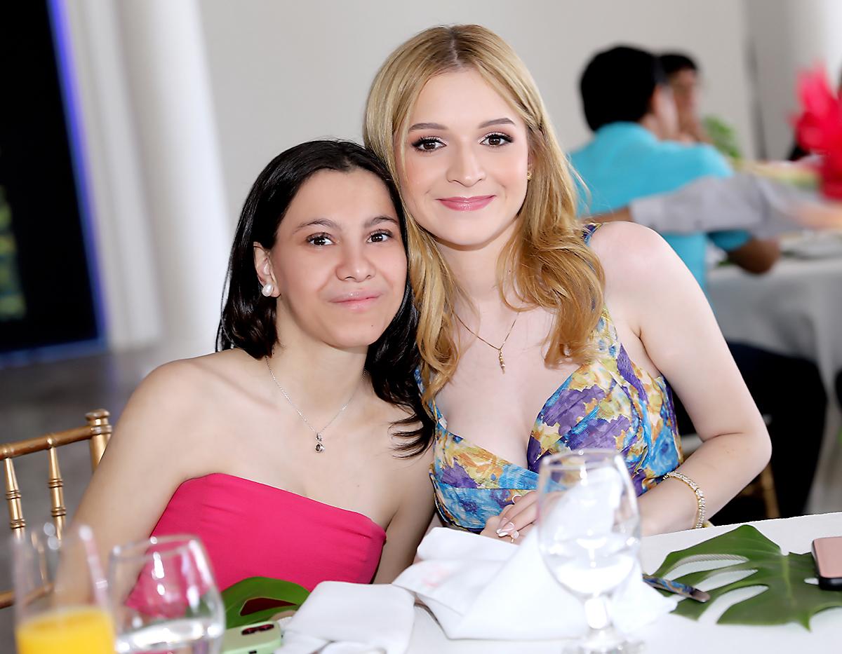 Michelle Raudales y Amy Simón.