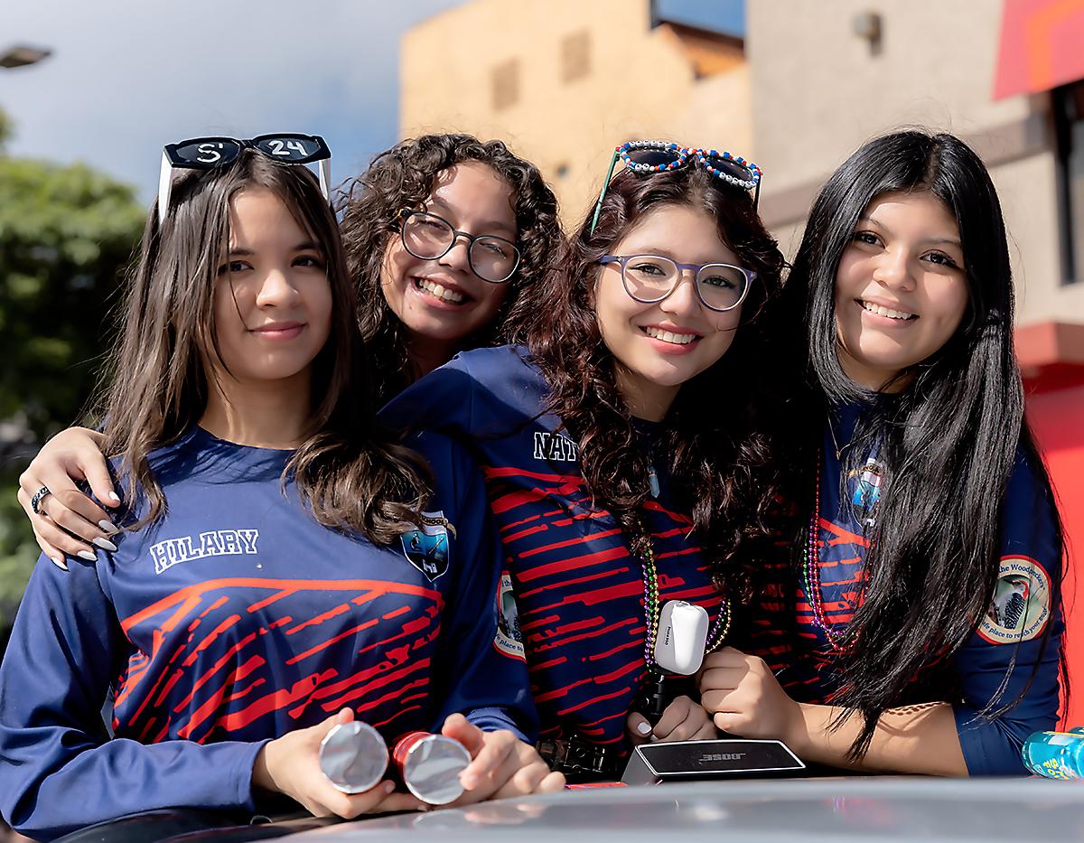 Hillary Zavala, Alexa Medina, Nathalie Orellana y Génesis Rodríguez