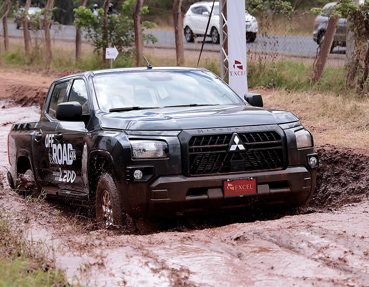 Excel presenta Mitsubishi L200 2025