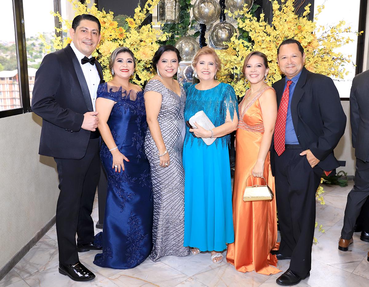 Invitados a la Prom 2025 de Elvel School